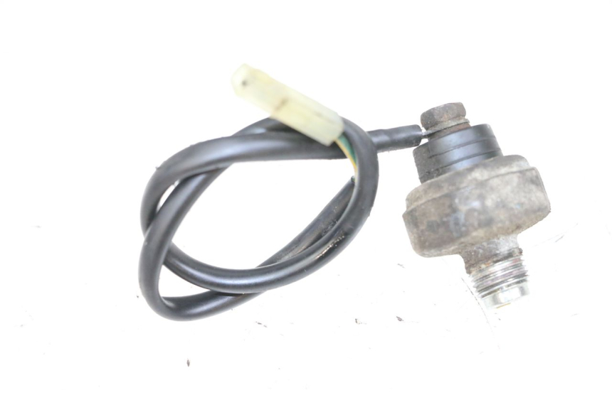 photo de SENSOR PRESION ACEITE SUZUKI BURGMAN 650 (2013 - 2020) - Primer plano técnico