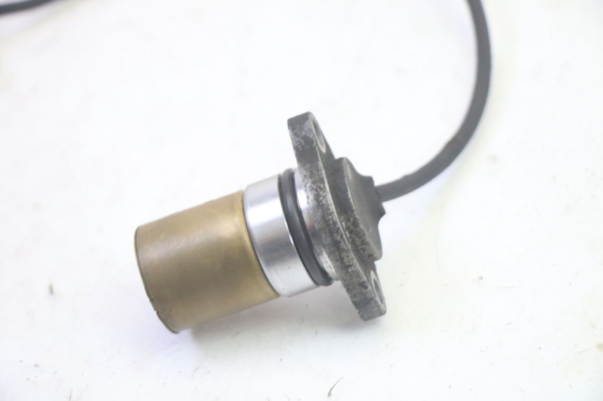 photo de SENSOR PRESION ACEITE SUZUKI BURGMAN EXECUTIVE ABS 650 (2006 - 2012) - Primer plano técnico