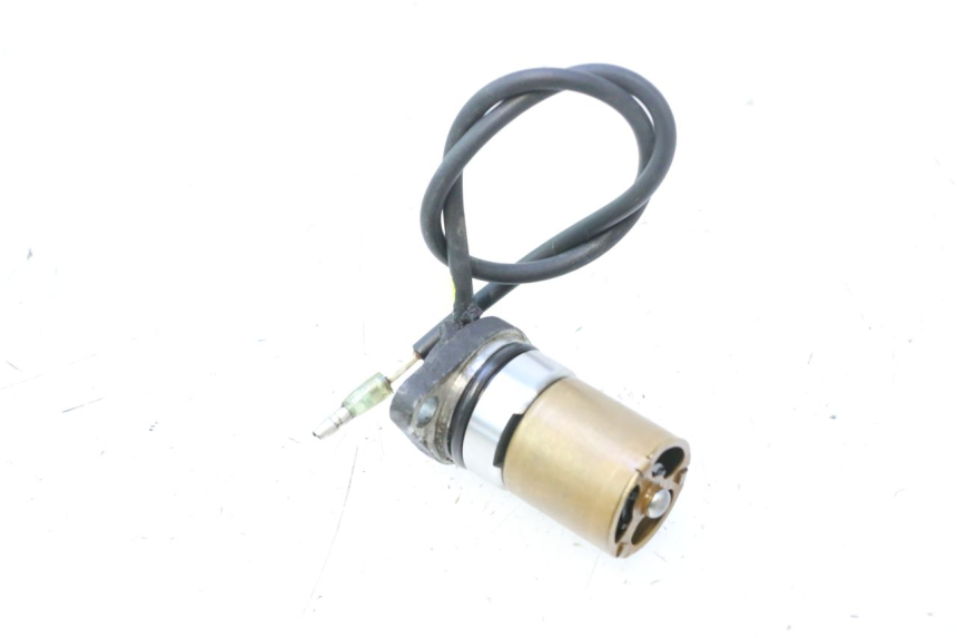 photo de SENSOR PRESION ACEITE SUZUKI BURGMAN EXECUTIVE ABS 650 (2006 - 2012) - Primer plano técnico