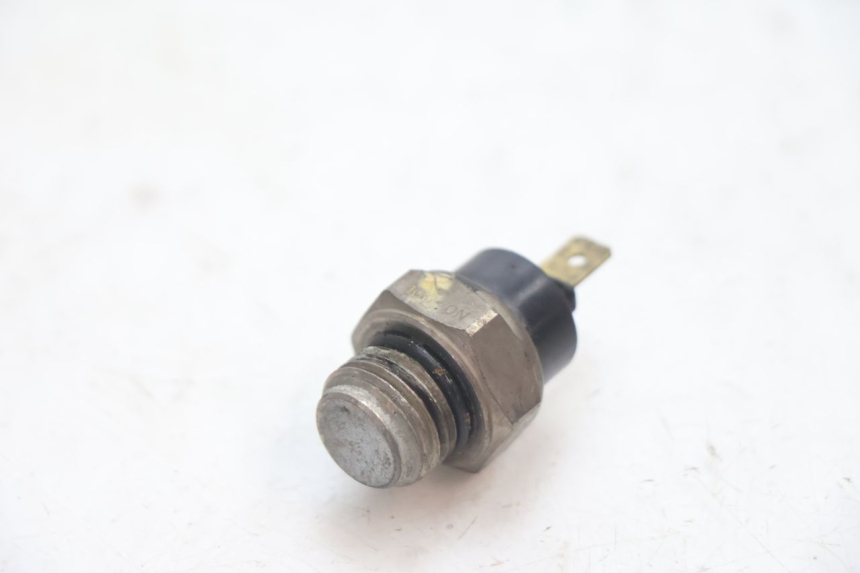 photo de SENSOR PRESION ACEITE HONDA CB F HORNET 600 (2005 - 2006) - Zoom estado de uso