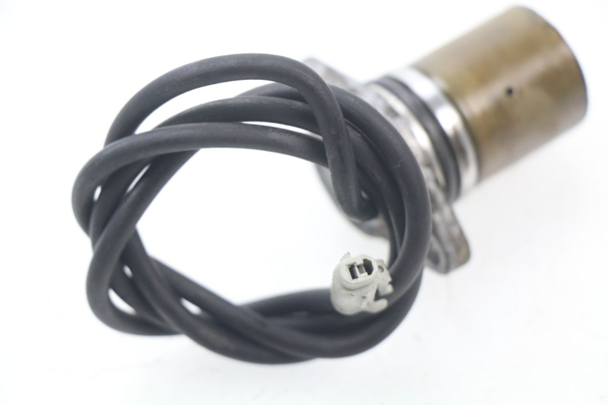 photo de SENSOR DE PRESIÓN DE ACEITE YAMAHA FJR ABS 1300 (2006 - 2012) - Primer plano técnico