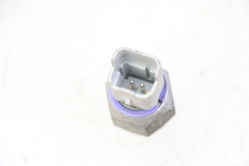 photo de FRENO SENSOR PRESION ACEITE PIAGGIO IE MP3 YOURBAN 300 (2011 - 2016) - Zoom estado de uso