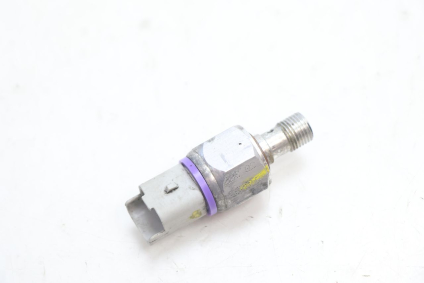 photo de FRENO SENSOR PRESION ACEITE PIAGGIO MP3 LT 300 (2010 - 2016) - Zoom estado de uso