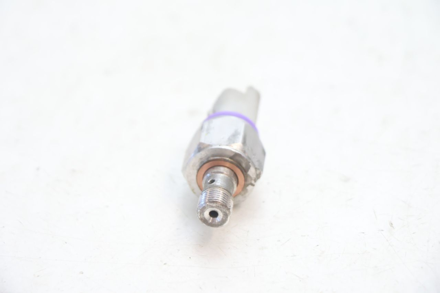 photo de FRENO SENSOR PRESION ACEITE PIAGGIO MP3 LT 300 (2010 - 2016) - Otra perspectiva