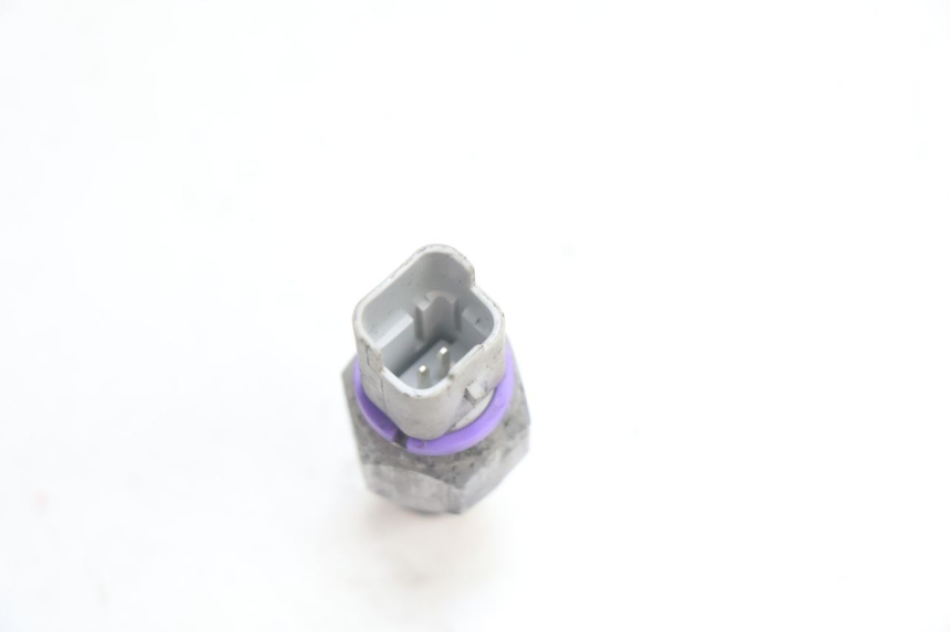 photo de SONDA PRESIÓN ACEITE FRENO PIAGGIO MP3 LT 400 (2007 - 2012) - Otra perspectiva