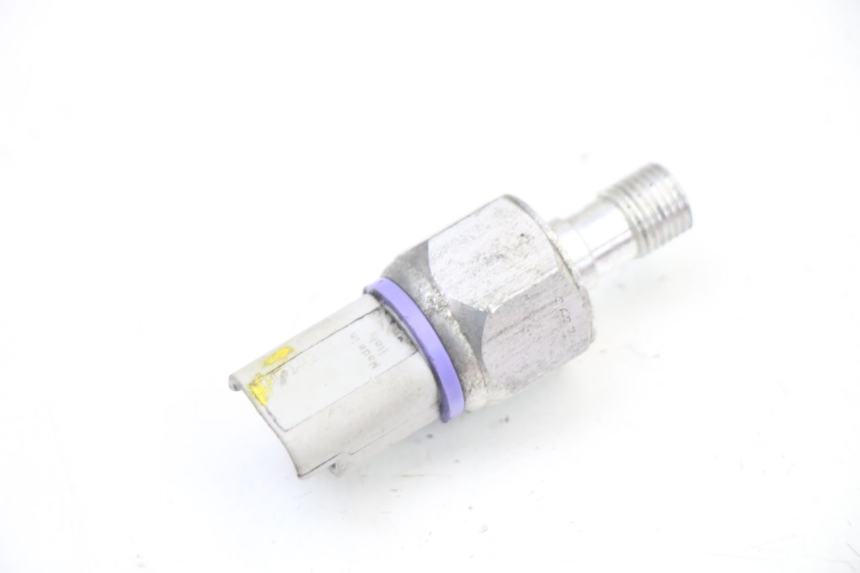 photo de FRENO SENSOR PRESION ACEITE PIAGGIO MP3 500 (2014 - 2017) - Zoom estado de uso