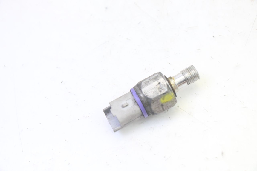 photo de FRENO SENSOR PRESION ACEITE PIAGGIO MP3 500 (2011 - 2015) - Zoom estado de uso