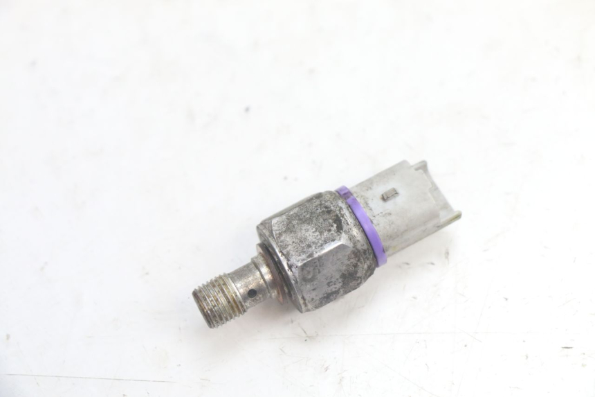 photo de SENSOR DE PRESIÓN DE ACEITE DE FRENO PIAGGIO MP3 125 (2006 - 2014) - Vista principal