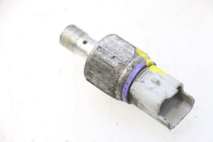 photo de FRENO SENSOR PRESION ACEITE PIAGGIO MP3 500 (2011 - 2015) - Otra perspectiva