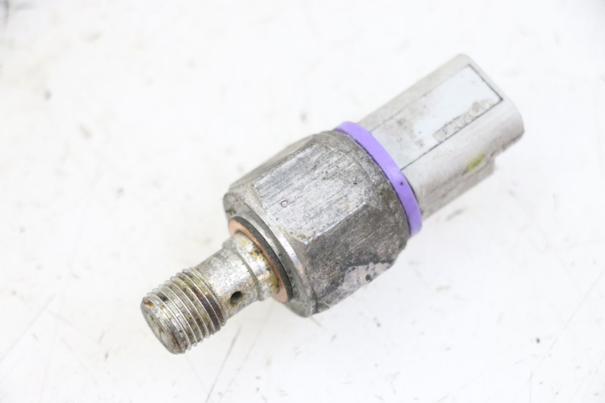 photo de SENSOR DE PRESIÓN DE ACEITE DE FRENO PIAGGIO MP3 125 (2006 - 2014) - Vista principal