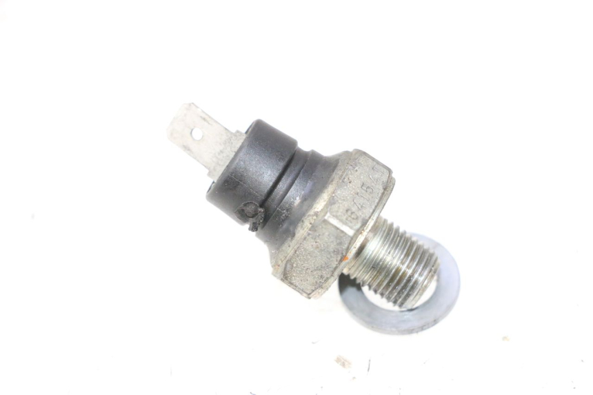 photo de SENSOR DE PRESIÓN DE ACEITE GILERA GP 800 (2007 - 2013) - Zoom estado de uso