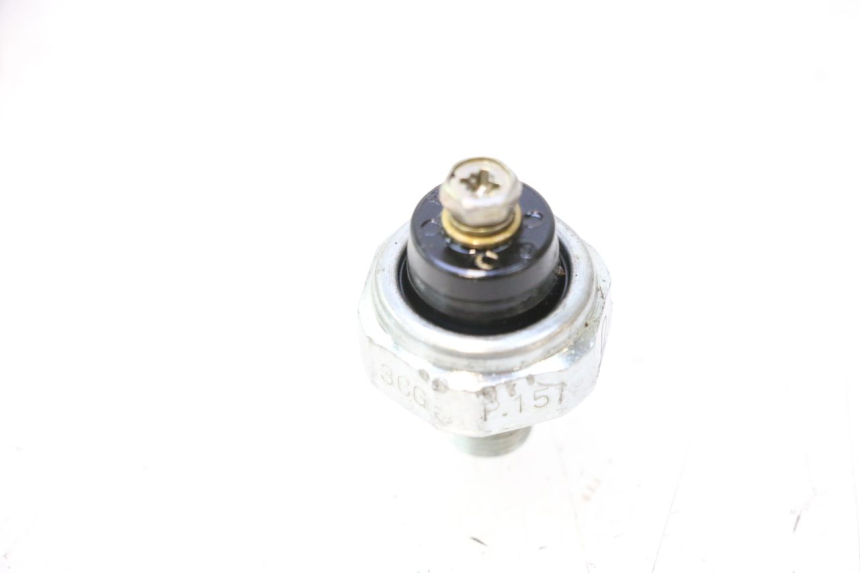 photo de SENSOR PRESION ACEITE SUZUKI GSF N BANDIT 1200 (2001 - 2005) - Zoom estado de uso