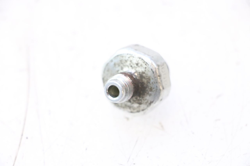 photo de SENSOR PRESION ACEITE SUZUKI GSR 600 (2005 - 2012) - Zoom estado de uso
