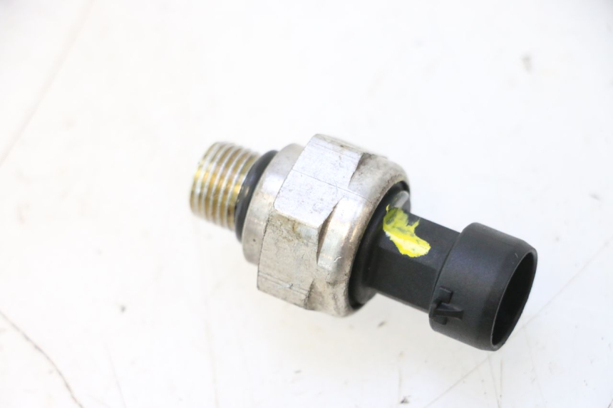 photo de SENSOR PRESION ACEITE HARLEY DAVIDSON ROAD GLIDE FLTRXSE 1920 (2018 - 2022) - Zoom estado de uso