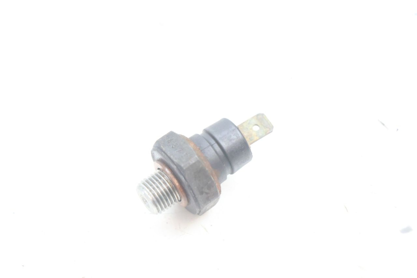 photo de SENSOR DE PRESIÓN DE ACEITE PEUGEOT SATELIS 125 (2006 - 2009) - Zoom estado de uso