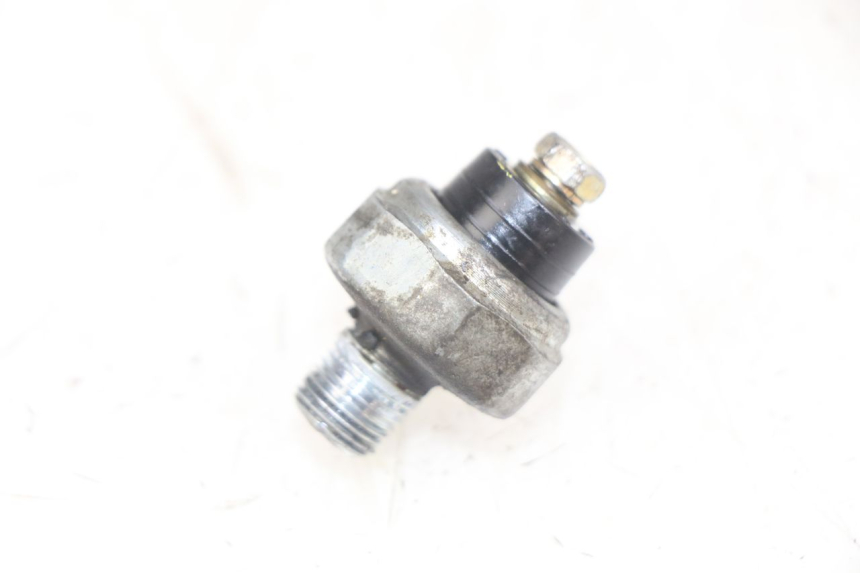 photo de SENSOR DE PRESIÓN DE ACEITE SUZUKI SV N 650 (1999 - 2002) - Zoom estado de uso