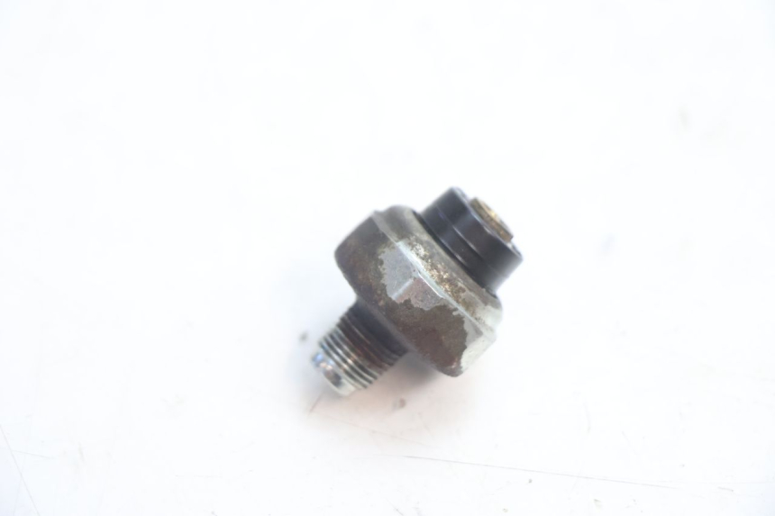 photo de SENSOR PRESION ACEITE SUZUKI SV S 650 (1999 - 2002) - Zoom estado de uso