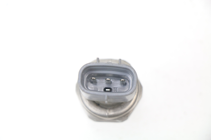 photo de SENSOR PRESION ACEITE HONDA VFR F 1200 (2010 - 2015) - Otra perspectiva