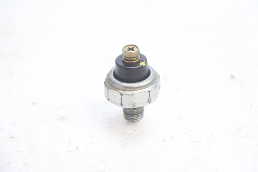 photo de SENSOR DE PRESIÓN DE ACEITE HONDA VFR FI RC46 800 (1998 - 2001) - Vista principal
