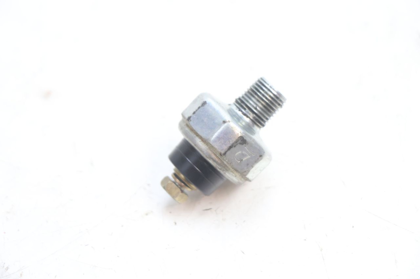 photo de SENSOR DE PRESIÓN DE ACEITE HONDA VFR FI RC46 800 (1998 - 2001) - Zoom estado de uso