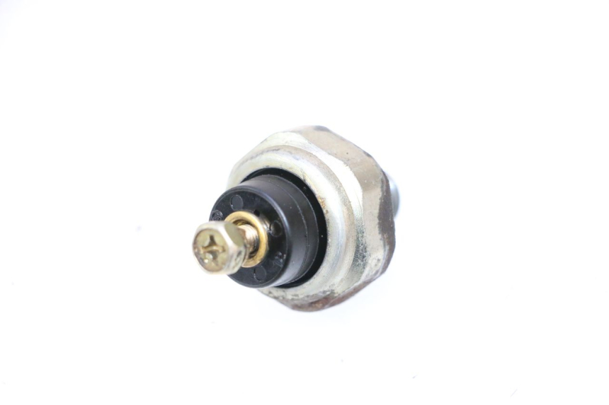 photo de SENSOR PRESION ACEITE KAWASAKI ZX-6R ZX6R 600 (2000 - 2002) - Primer plano técnico