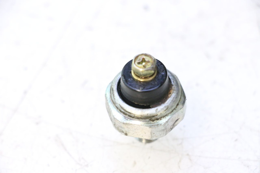 photo de SENSOR PRESION ACEITE KAWASAKI ZZR 600 (1995 - 2004) - Vista principal