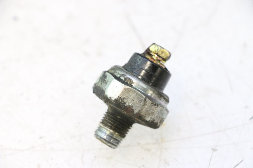 photo de SENSOR PRESION ACEITE KAWASAKI ZZR 600 (1995 - 2004) - Detalle de la pieza