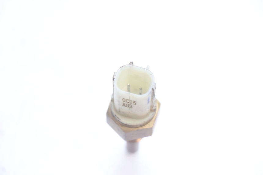 photo de SENSOR DE TEMPERATURA DEL MOTOR HONDA CRF CR-F 125 (2020 - 2021) - Zoom estado de uso