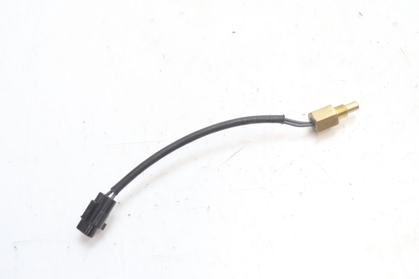 photo de SENSOR DE TEMPERATURA DEL MOTOR PEUGEOT KISBEE 2T 50 (2018 - 2022) - Zoom estado de uso