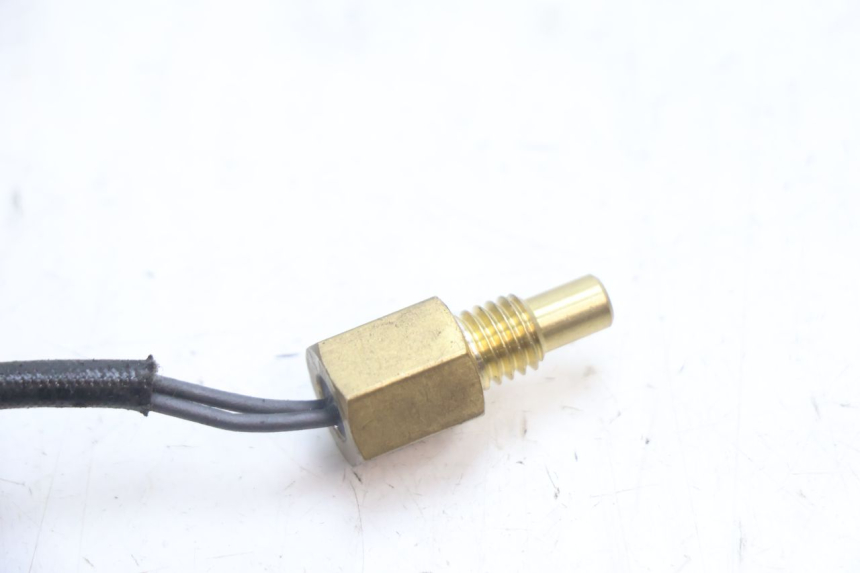 photo de SENSOR DE TEMPERATURA DEL MOTOR PEUGEOT KISBEE 2T 50 (2018 - 2022) - Otra perspectiva