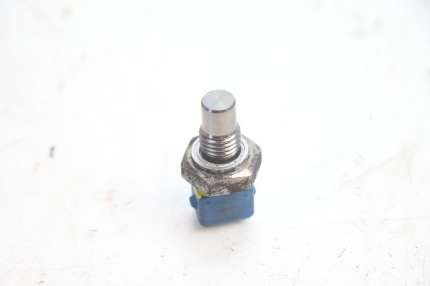 photo de SENSOR DE TEMPERATURA DEL MOTOR PIAGGIO ZIP 4T 50 (2018 - 2020) - Zoom estado de uso