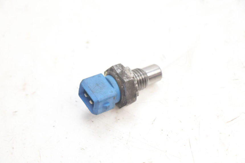 photo de SENSOR DE TEMPERATURA DEL MOTOR PIAGGIO ZIP 4T 50 (2018 - 2020) - Otra perspectiva