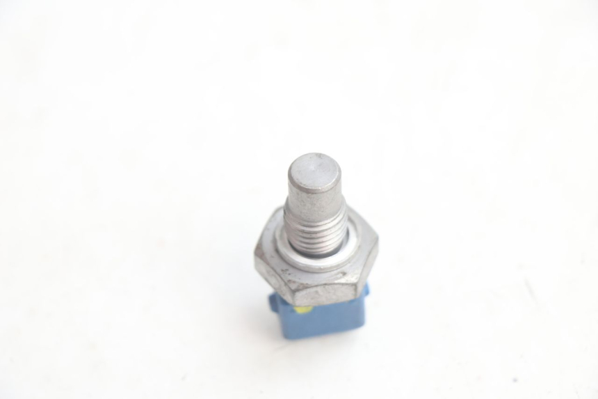photo de SENSOR DE TEMPERATURA DEL MOTOR PIAGGIO ZIP IGET 4T 50 (2021 - 2023) - Otra perspectiva
