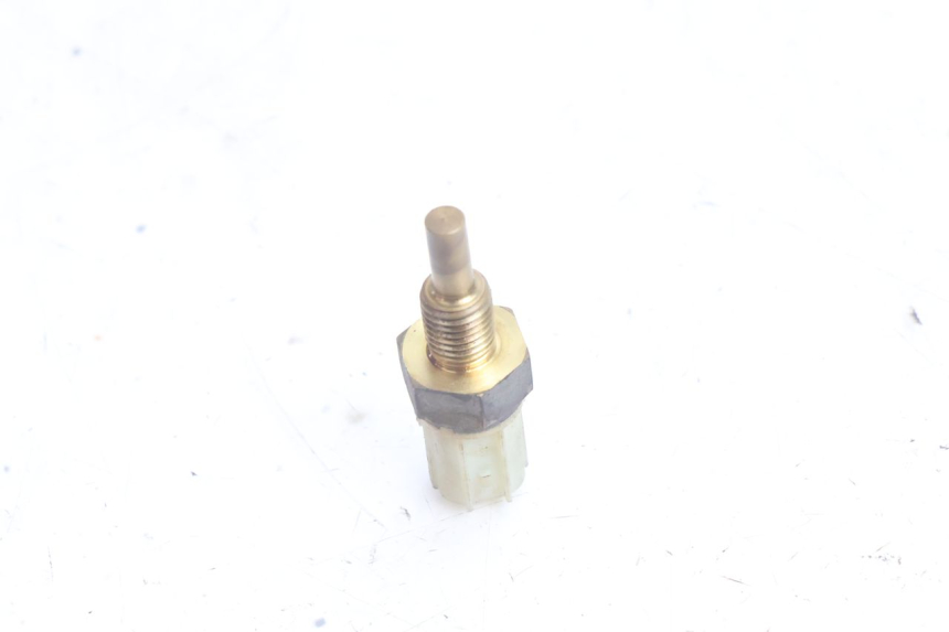 photo de SENSOR TEMPERATURA AGUA YAMAHA BW'S BWS 125 (2010 - 2013) - Zoom estado de uso