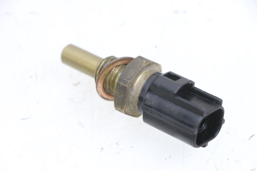 photo de SENSOR TEMPERATURA AGUA SUZUKI DL V STROM 1000 (2002 - 2007) - Zoom estado de uso