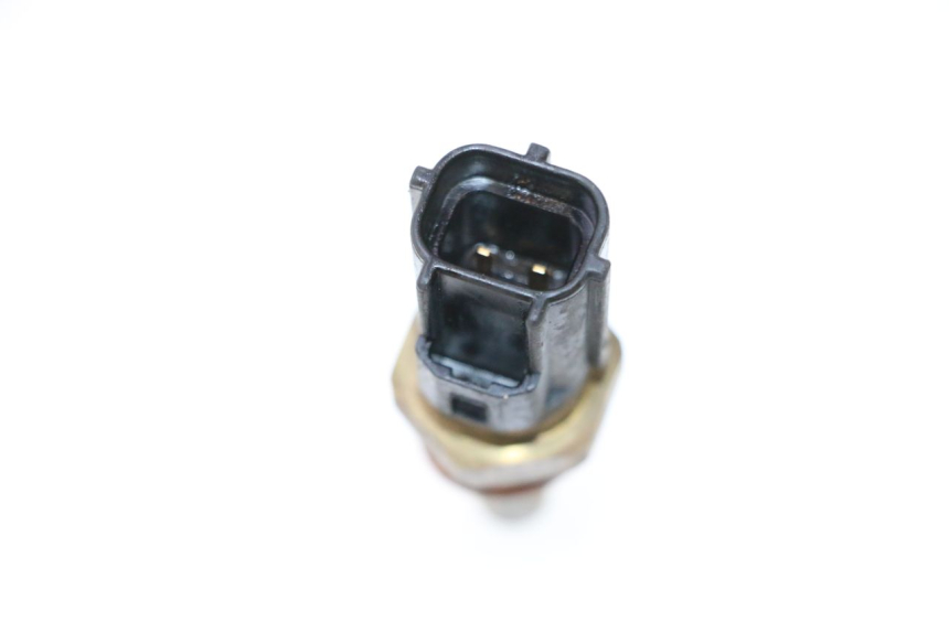 photo de SENSOR TEMPERATURA AGUA YAMAHA FJR 1300 (2001 - 2005) - Detalle de la pieza