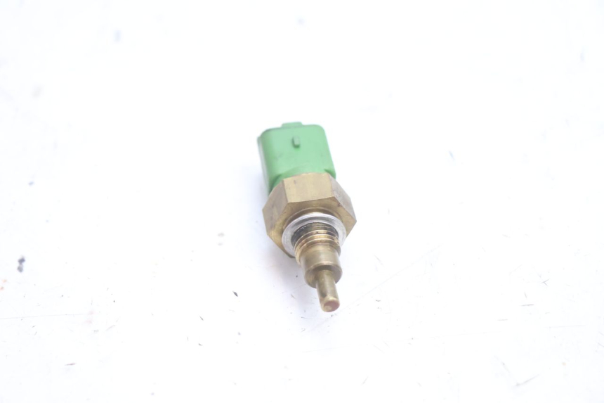 photo de SONDA DE TEMPERATURA DE AGUA GILERA GP 800 (2007 - 2013) - Zoom estado de uso