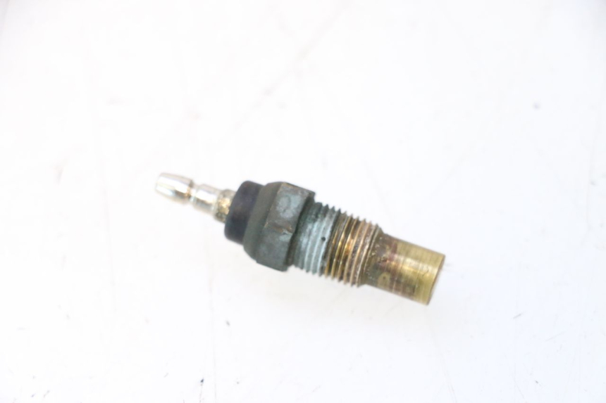 photo de SENSOR TEMPERATURA AGUA KAWASAKI GPX F ZX750F 750 (1986 - 1990) - Zoom estado de uso