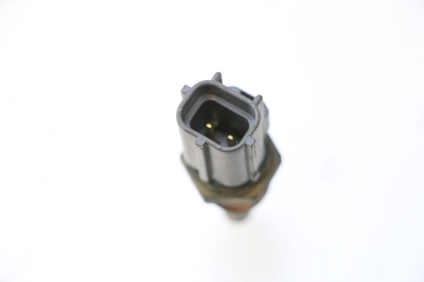 photo de SENSOR TEMPERATURA AGUA SUZUKI GSR 600 (2005 - 2012) - Detalle de la pieza