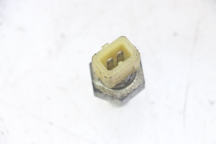 photo de SENSOR TEMPERATURA AGUA PEUGEOT JET FORCE CARBU 50 (2003 - 2016) - Otra perspectiva
