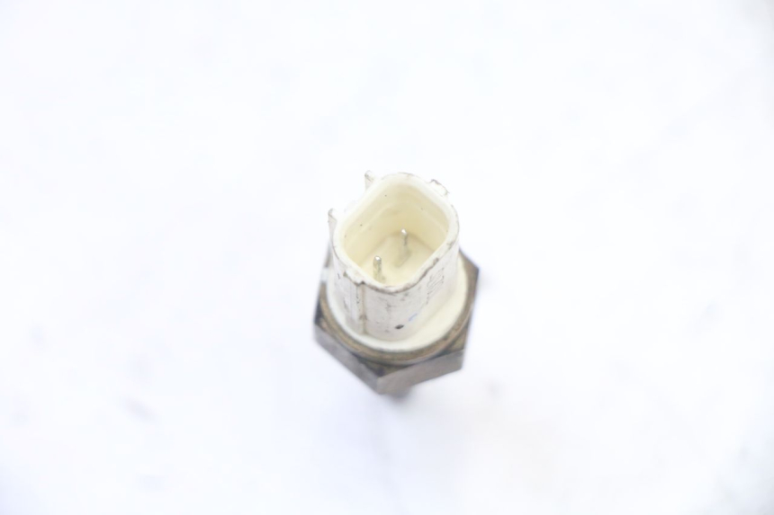 photo de SENSOR TEMPERATURA AGUA KYMCO XCITING 500 (2007 - 2010) - Otra perspectiva