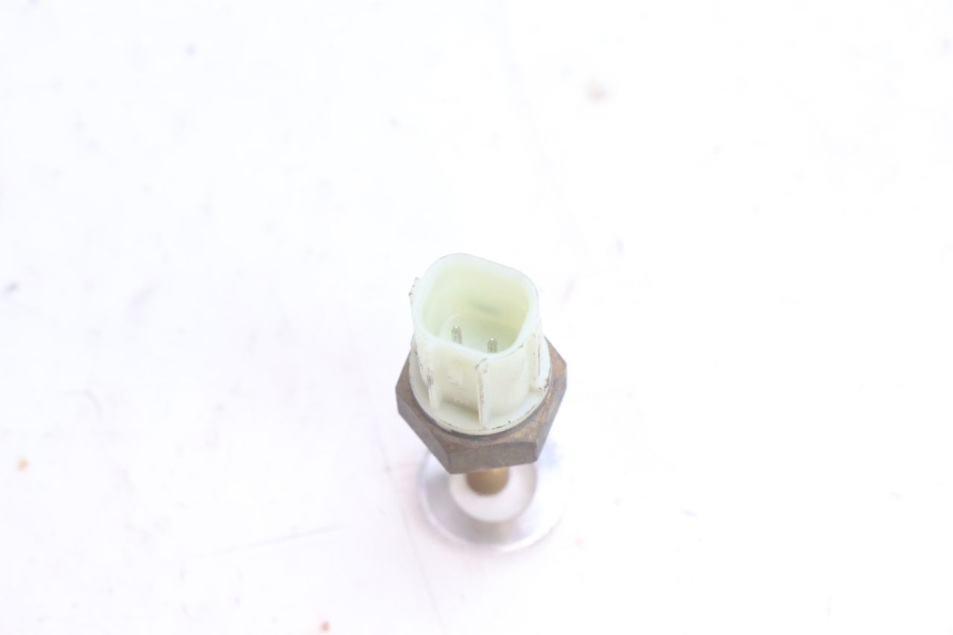 photo de SENSOR TEMPERATURA AGUA YAMAHA N-MAX NMAX 125 (2021 - 2024) - Zoom estado de uso