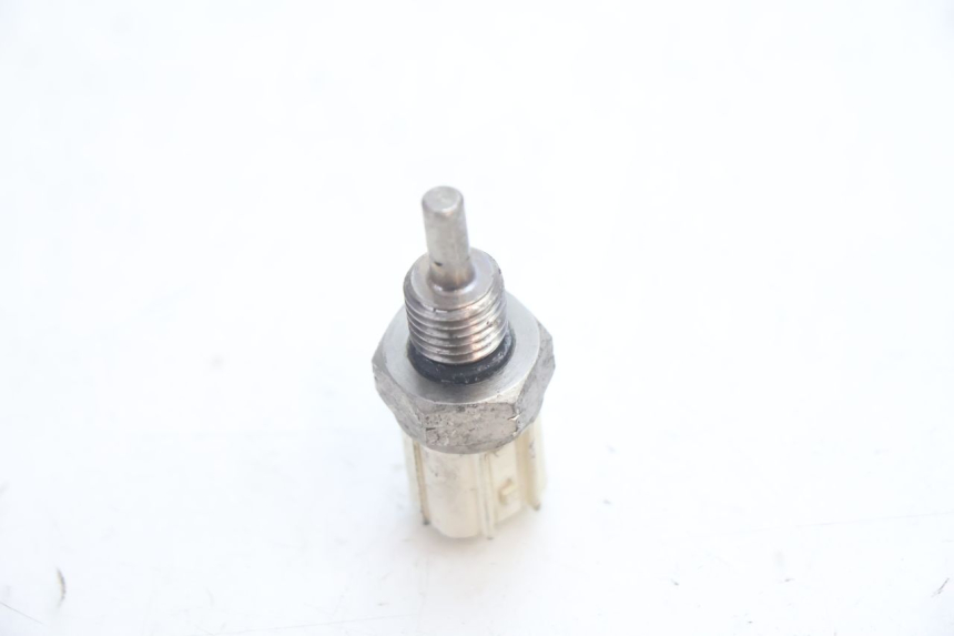 photo de SONDA DE TEMPERATURA DE AGUA HONDA PCX (JF28) 125 (2009 - 2011) - Otra perspectiva
