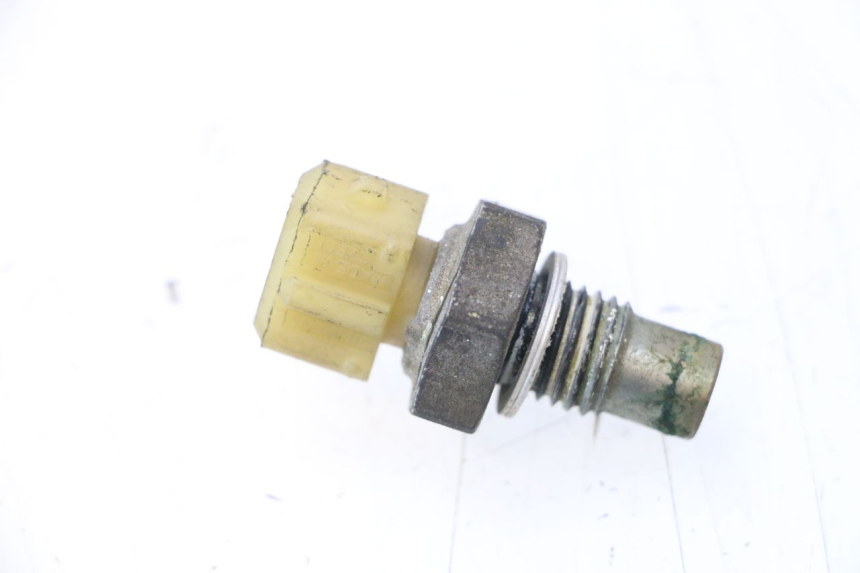 photo de SENSOR TEMPERATURA AGUA PEUGEOT SATELIS COMPRESSOR K15 125 (2006 - 2009) - Zoom estado de uso