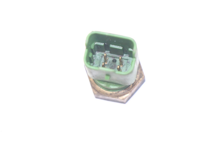 photo de SENSOR TEMPERATURA AGUA PEUGEOT SATELIS 300 (2012 - 2015) - Detalle de la pieza