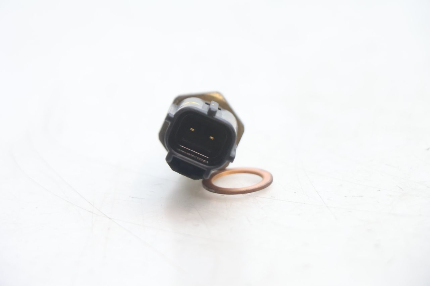 photo de SENSOR TEMPERATURA AGUA SUZUKI SV S 650 (2003 - 2009) - Otra perspectiva