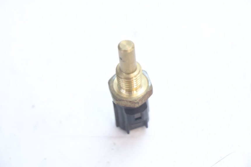 photo de SENSOR TEMPERATURA AGUA SUZUKI SV S 650 (2003 - 2009) - Otra perspectiva