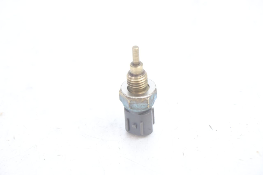 photo de SONDA DE TEMPERATURA DE AGUA HONDA VFR FI RC46 800 (1998 - 2001) - Otra perspectiva