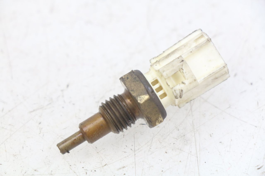 photo de SONDA DE TEMPERATURA DE AGUA YAMAHA XMAX X-MAX 125 (2006 - 2009) - Zoom estado de uso