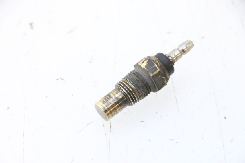 photo de SENSOR TEMPERATURA AGUA YAMAHA YZF R GENESIS 750 (1993 - 1998) - Zoom estado de uso